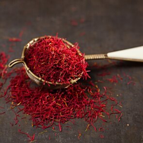 saffron on spoon